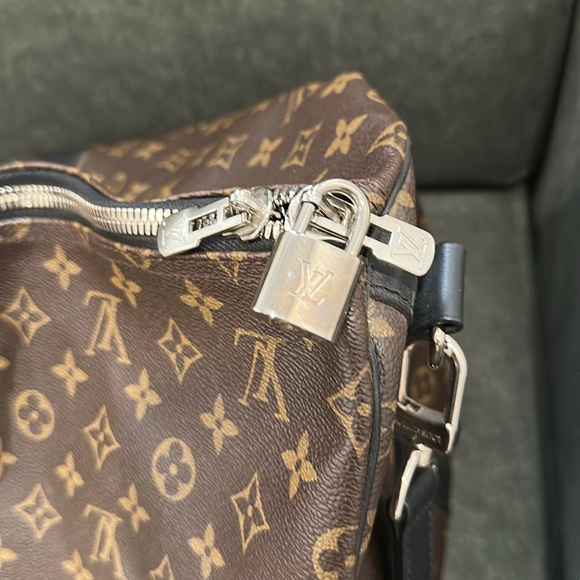 SOLD: Authentic Louis Vuitton Waterproof Brown/Black Monogram Bandoulière 55 - Picture 2 of 7